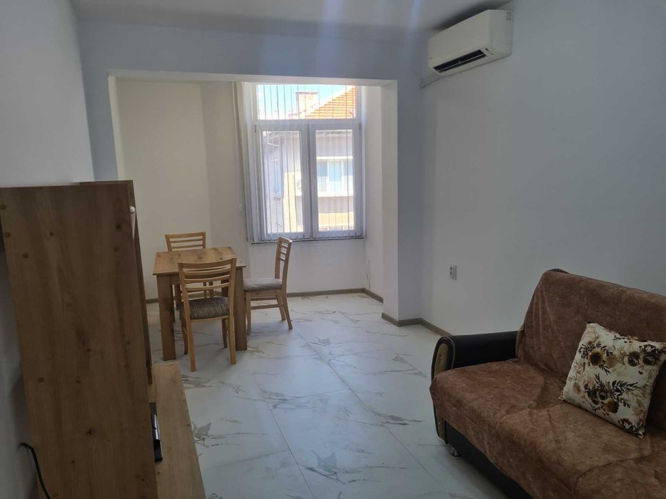 Дава се под наем Двустаен апартамент в Асеновград - 50 кв.м за 334.05 € - Снимка #2