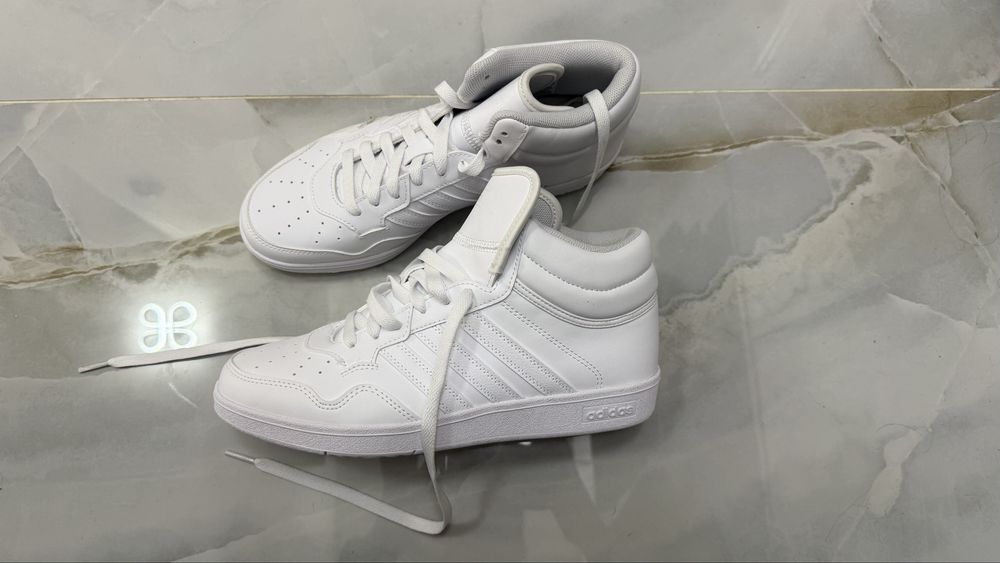 Adidas hoops нови кецове