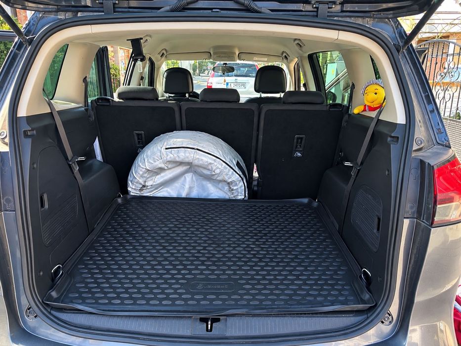 Opel Zafira Tourer 1.6 Turbo, с газова уредба