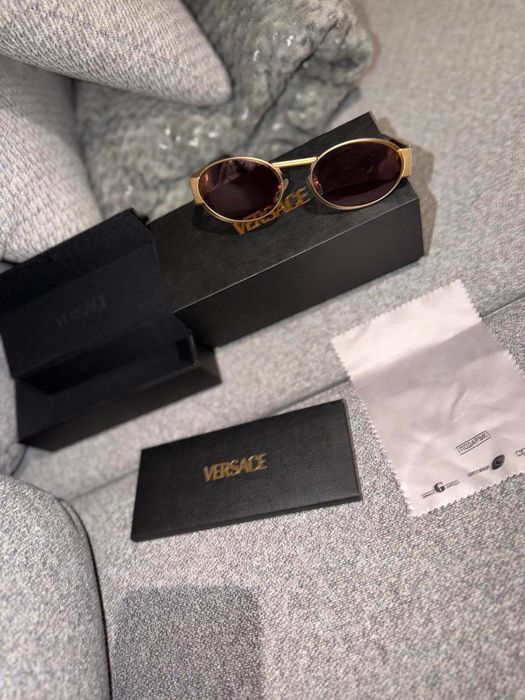 Оригинални дизайнерски сльнчеви очила Versace - модел 2025