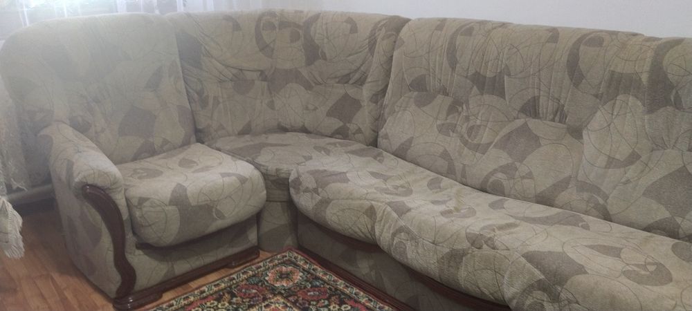 Диван - угловой .