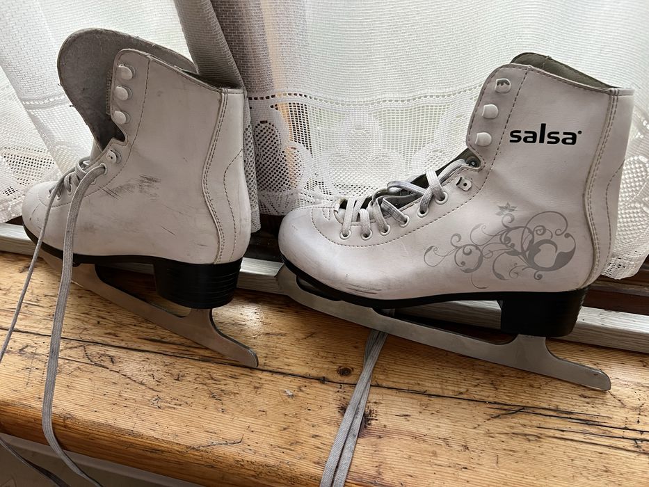 Коньки женские продам для котка