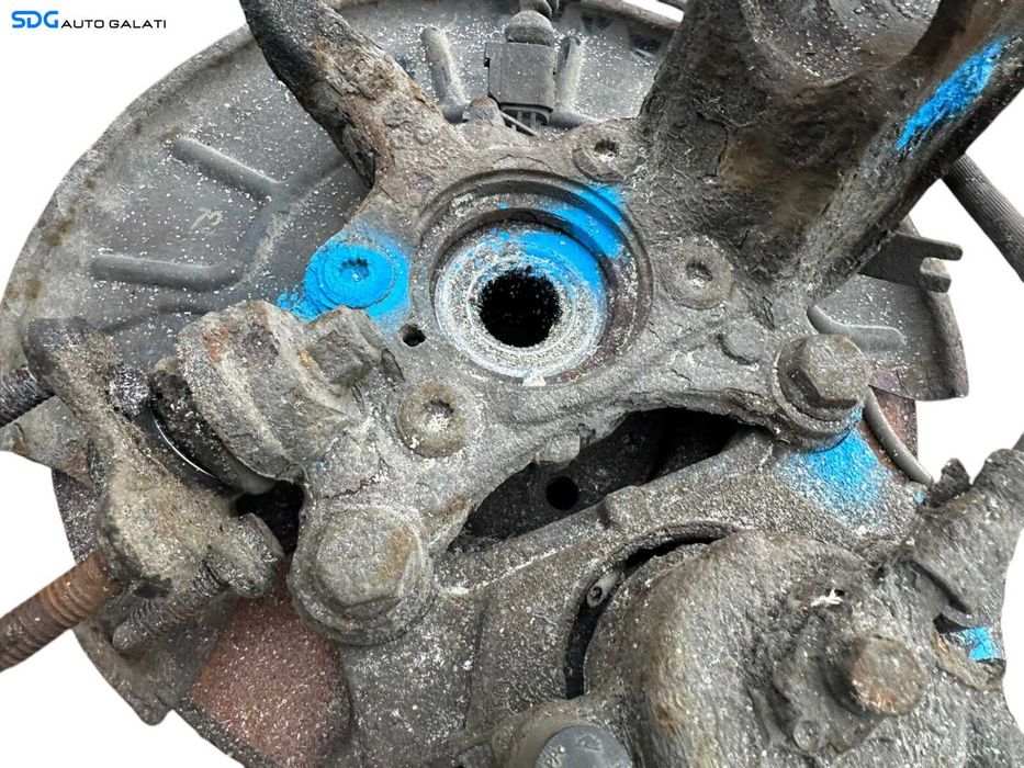 Fuzeta Stanga Fata cu Rulment si Senzor ABS Volkswagen Caddy 2.0 TDI 2010 - 2015 [V0167]
