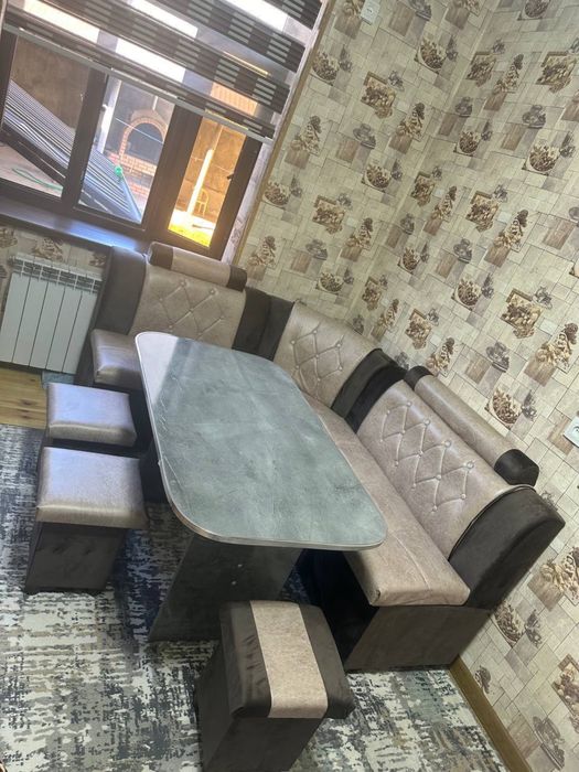 Хамйонбоб сифатли кухини угалок+ Стол2 пуфик