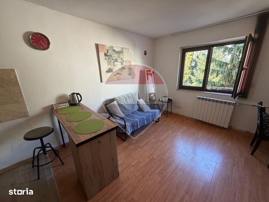 Garsoniera moderna, Astra!