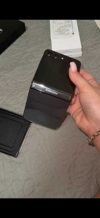 Телефон Samsung Galaxy Z Flip 5, 512GB