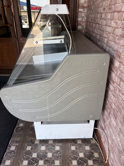 Витринный холодильник