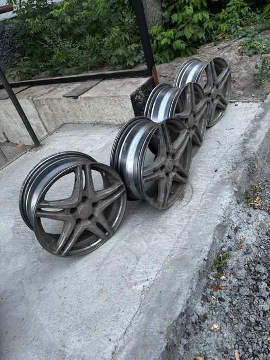 Продам диски на тоета