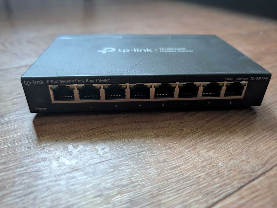 Коммутатор TP-Link TL-SG1016D