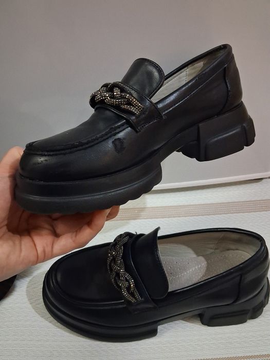 Продам пакет обуви для девочек за 5к.