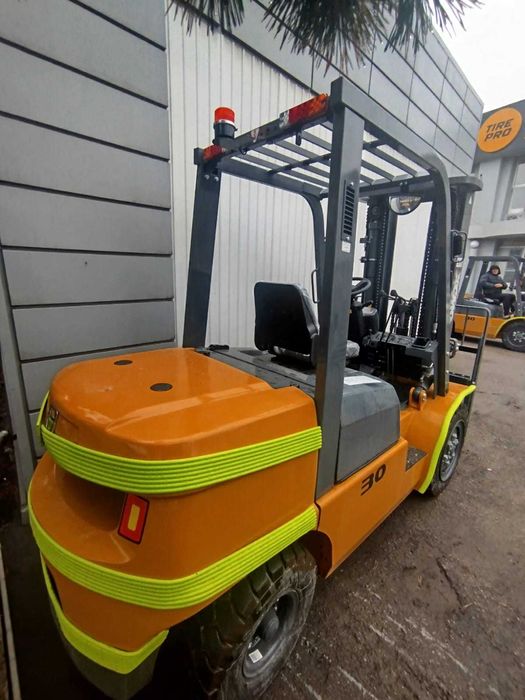 Вилочный погрузчик XCMG (Кара)