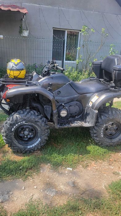 Vând  Yamaha grizzly 660cm