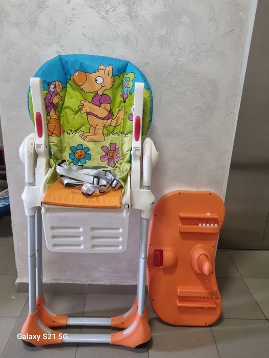 Продам  2  стульчика  для кормления Chicco