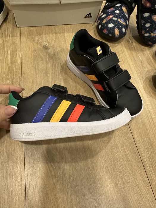Маратонки Adidas 25,5