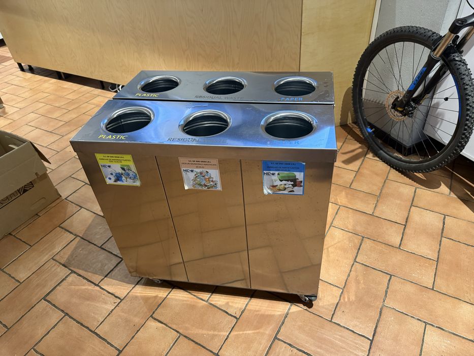 Cos de gunoi de inox noi noute