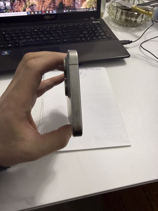 Продам iphone 15 pro max 256