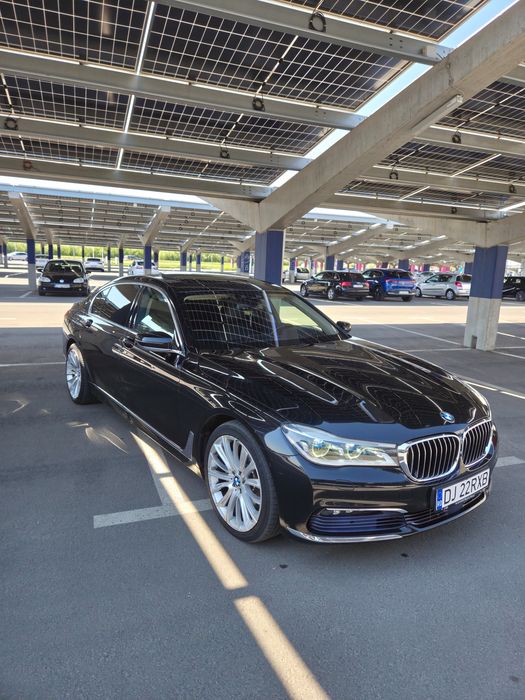 Bmw seria 7 model long