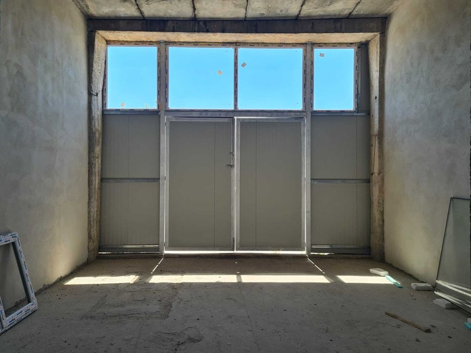 Spatiu Hala/Birouri 1350 mp