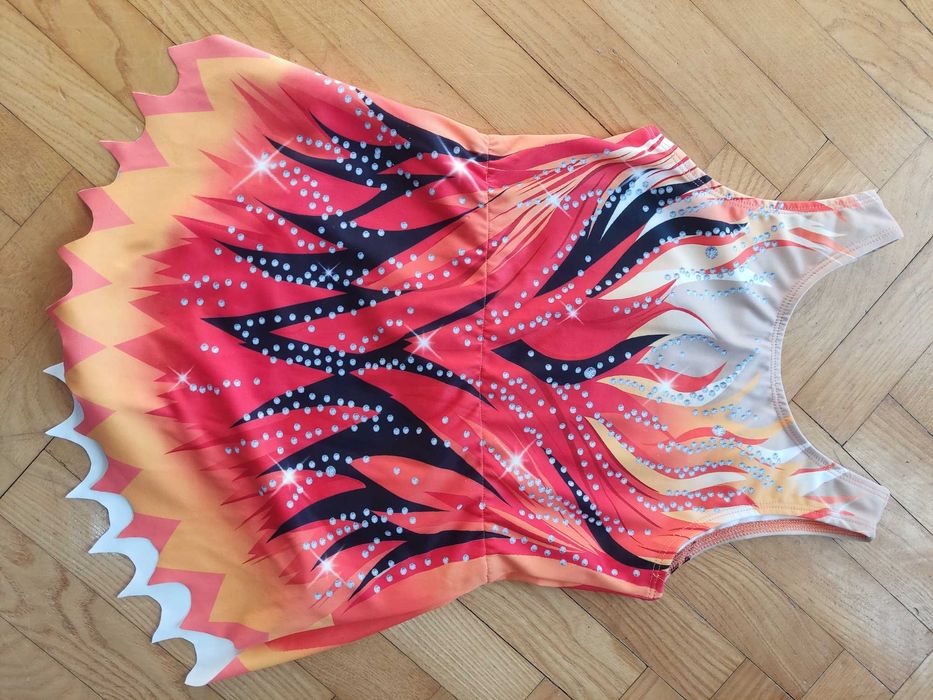 Трико за гимнастика за 9 годишно дете.