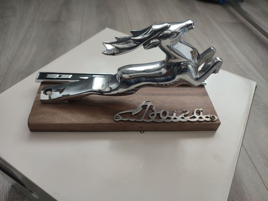 ГАЗ 21 . Волга. Олень на капот.