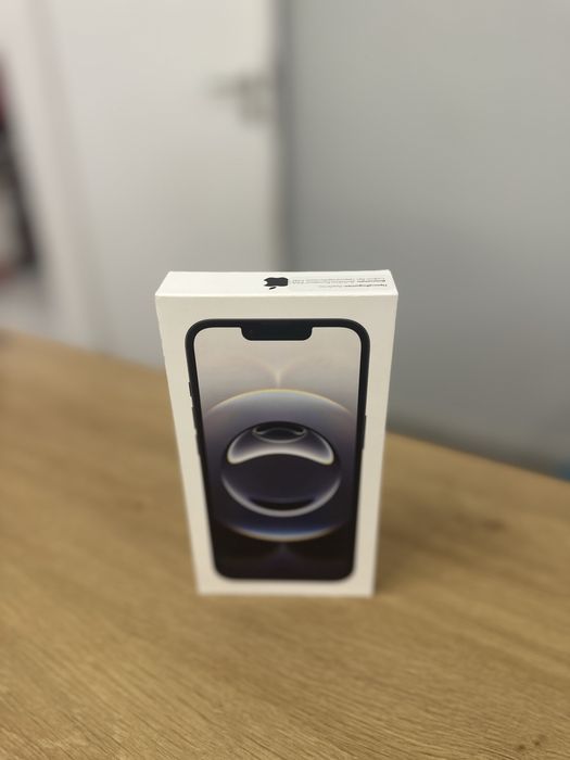 ЧИСТО НОВ Iphone 16e 128GB Black