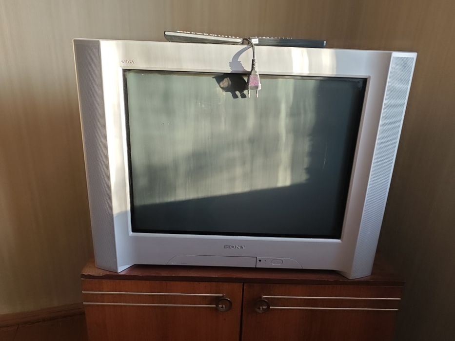 Продам телевизор Sony 10 000 тнг
