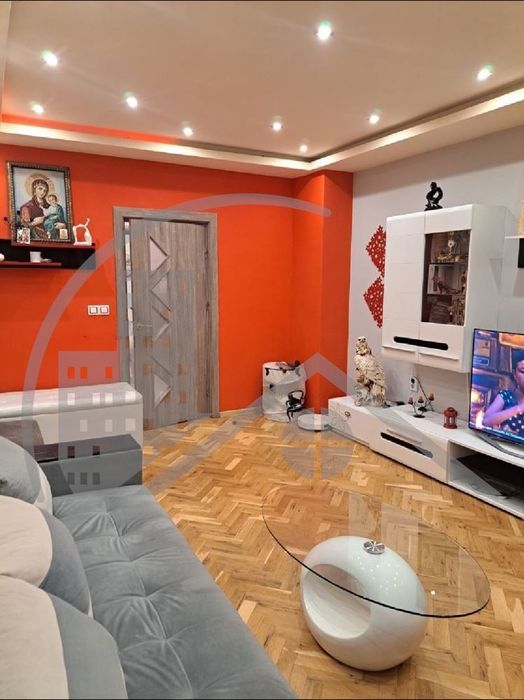 Продава се Четиристаен апартамент в Варна, Възраждане 1 - 94 кв.м за 2446 €/кв.м - Снимка #2