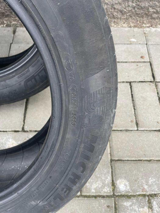 Продавам 4 бр. летни гуми с джанти 175/70/14 и 4 бр. летни гуми без джанти 205/55/16