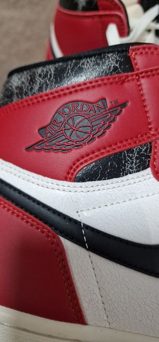 Air Jordan 1 High Chicago Lost and Found