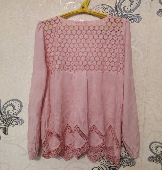 Женская рубашка с потертостями