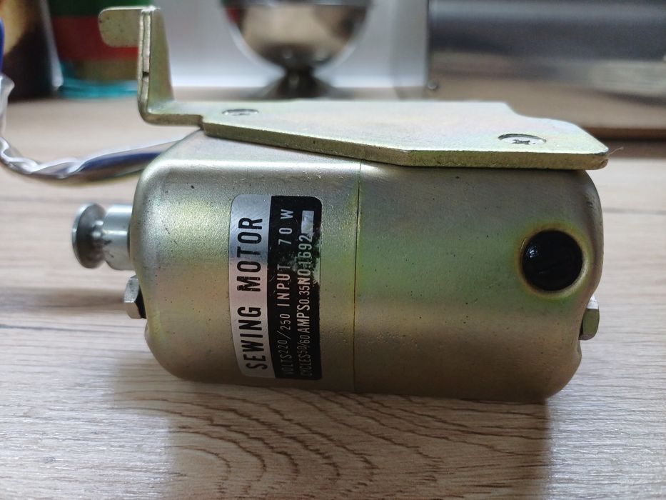 Motor masina de cusut casnica SINGER PRIVILEG  SANWA