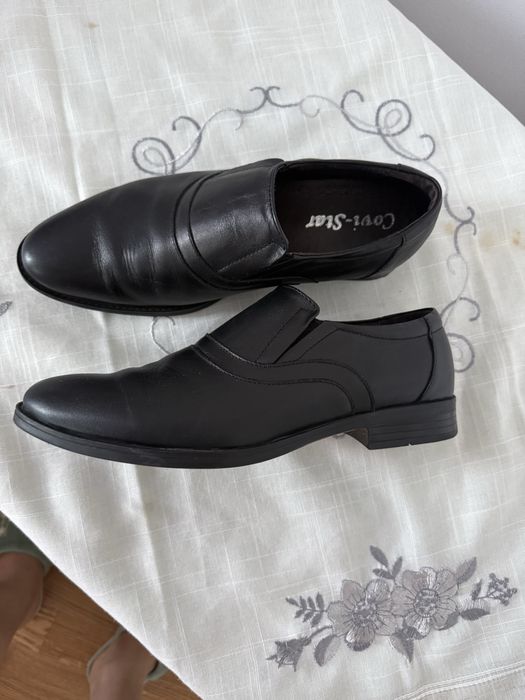 Vand pantofi de barbati foarte cunfortabili