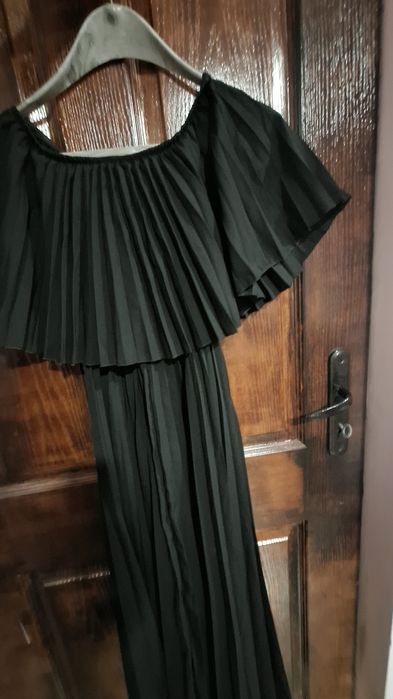 Черна дълга рокля