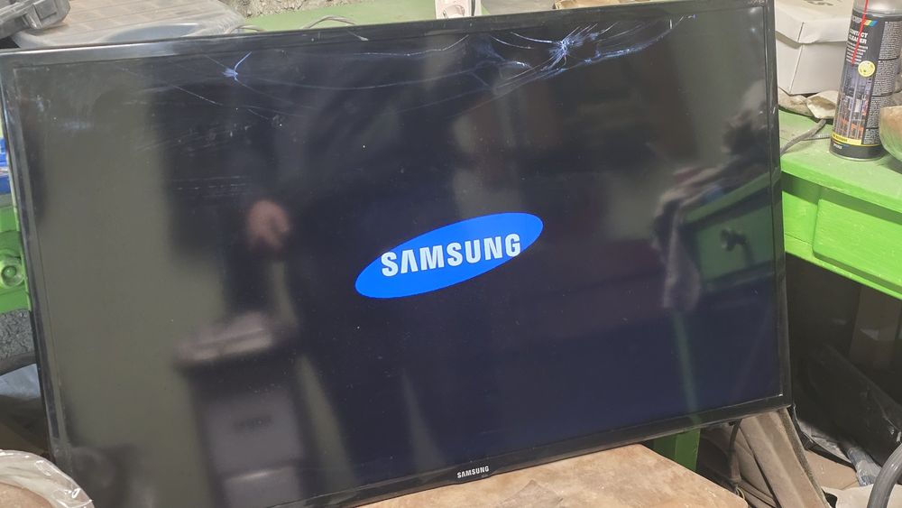 За части Телевизор 40" Samsung