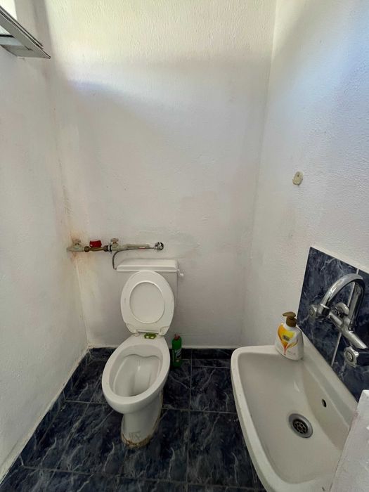 Отдава се под наем търговско помещение в района на ОУ „Георги Кирков“