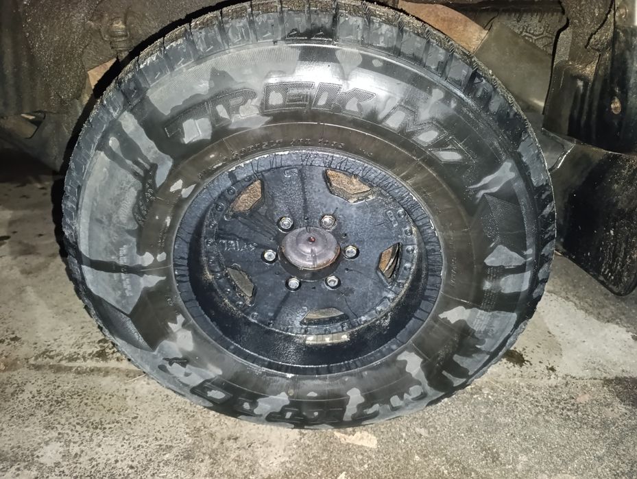 Резина с дисками 6-139.7 R15. Вылет -15