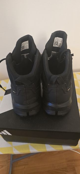 Vând ghete adidas terrex bărbați