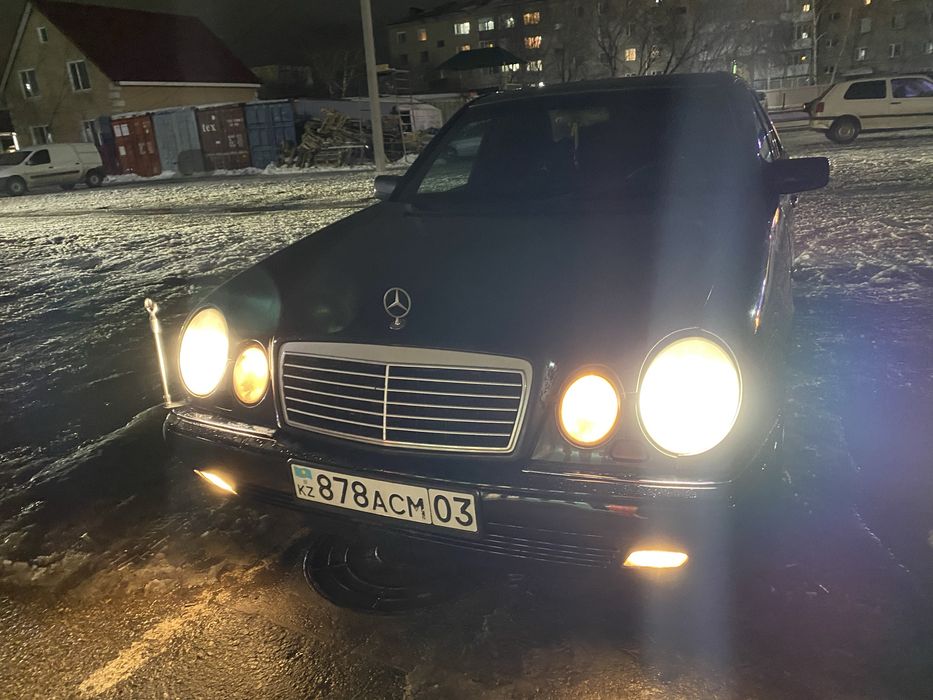 Продам машину мерседес w210