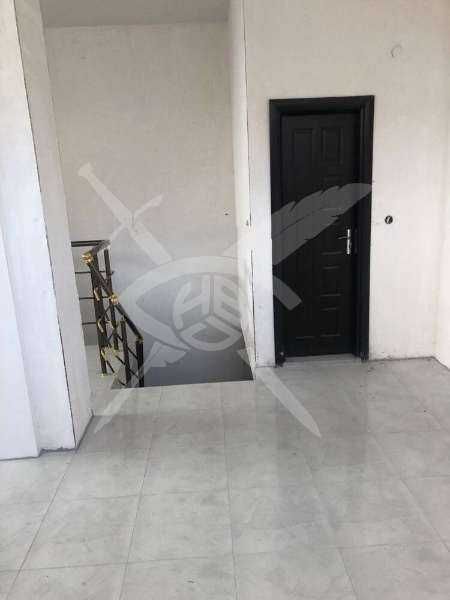 Дава се под наем Магазин в Пловдив, Каменица 1 - 180 кв.м за 1196.97 € - Снимка #1