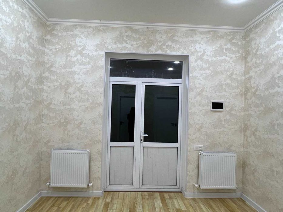 Hovli sotiladi. Laylak mahalla, 11 maktab orqasida, 6 sotix 4 xona