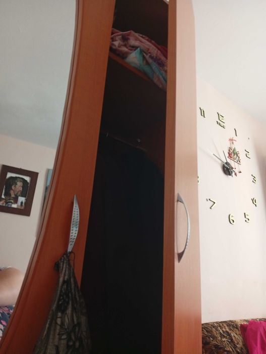 Vând dulap dormitor