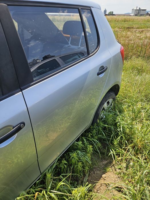 Usa stanga spate Skoda fabia 2 an 2009