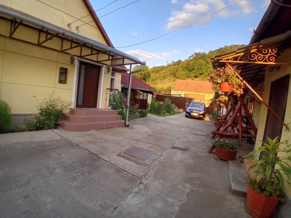 Casa de vanzare în Vețel