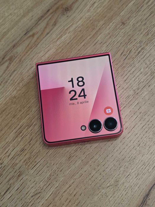 Samsung Galaxy Z Flip7 256GB Red