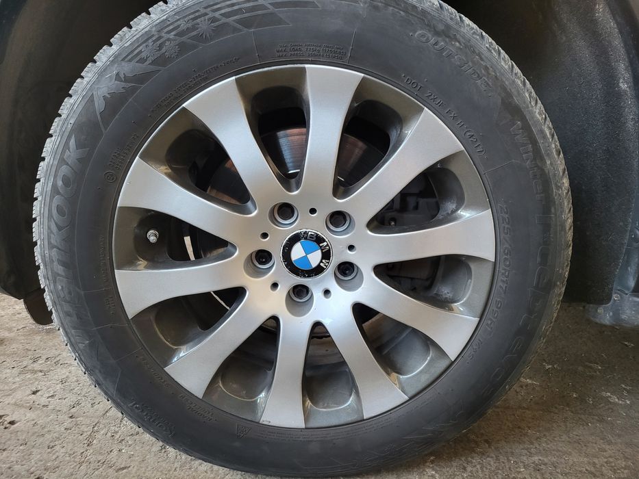 Продавам зимни гуми с джанти 225/60/17 за бмв х3
