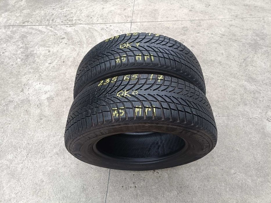 Doua anvelope iarna 235 65 17 michelin latitude alpin LA2 cu 7,5 mm