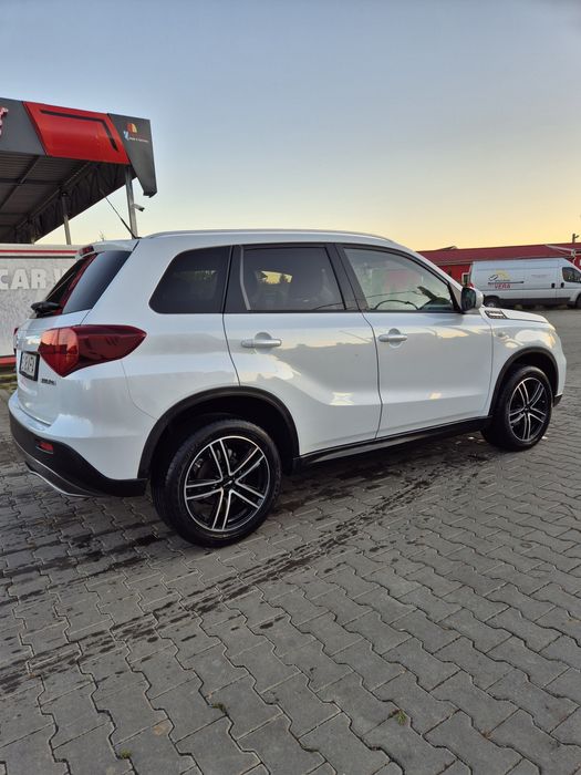 Suzuki Vitara Passion Cool White Pearl Metallic