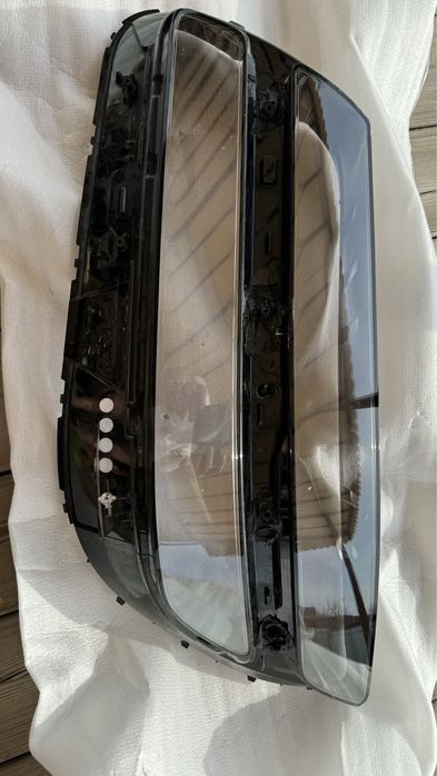 Стекло фары Genesis GV80 с пассажирской стороны