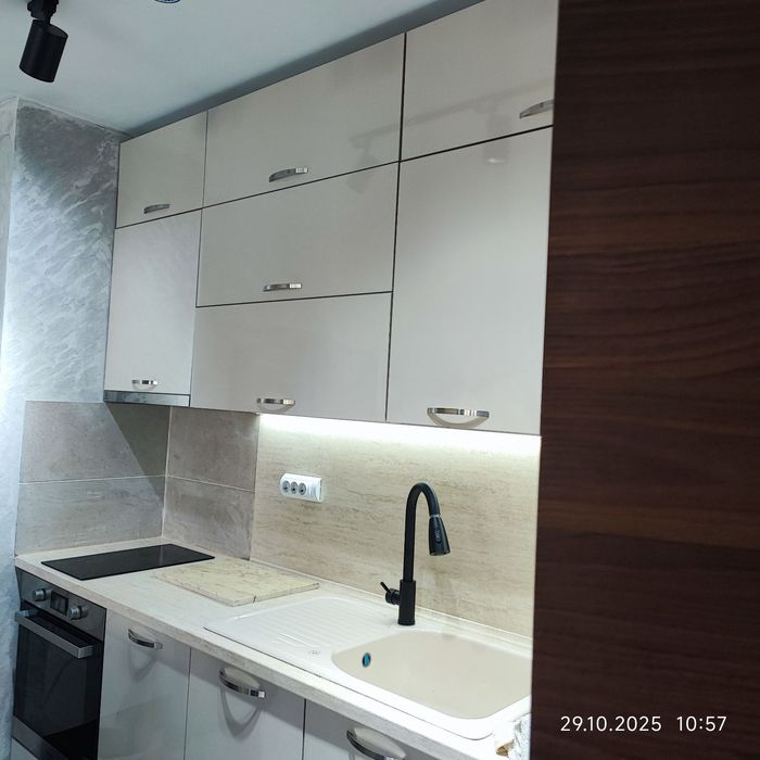 Дава се под наем Двустаен апартамент в София, Люлин 10 - 57 кв.м за 747.66 € - Снимка #2