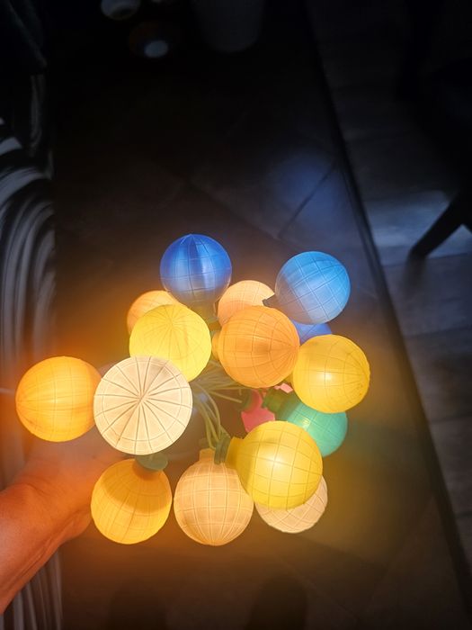 Дед Мороз, гирлянды,елочные игрушки